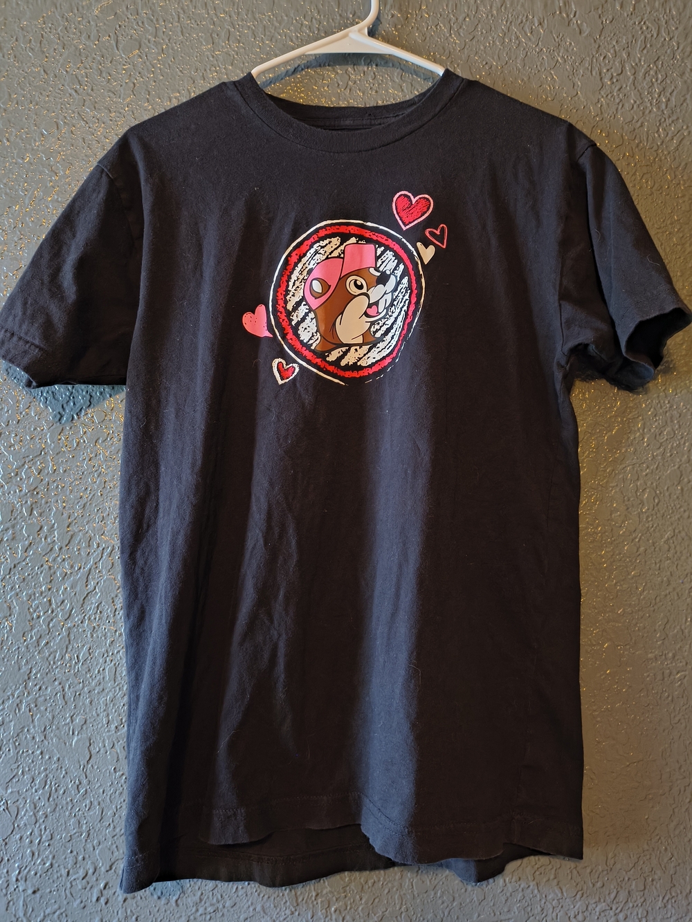 Buc-ee's Tee with Heart Accents